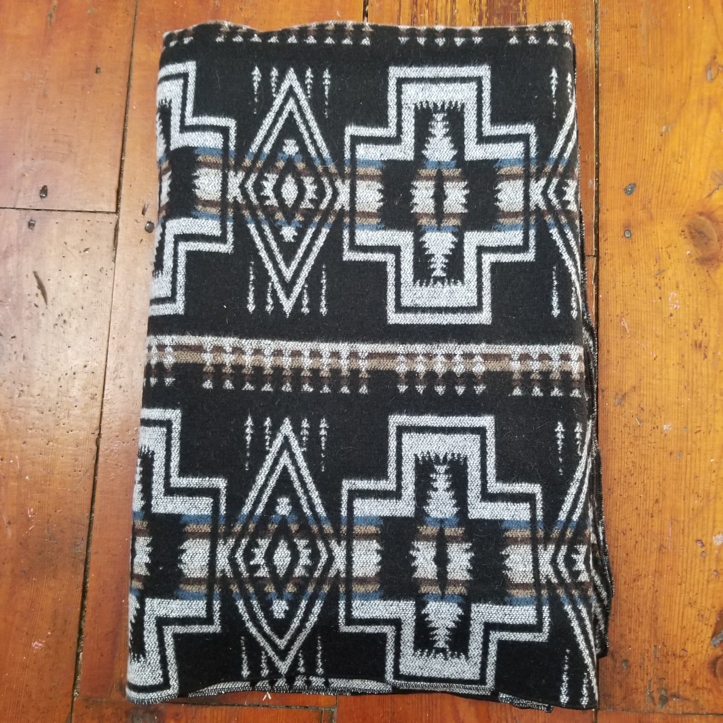 Catskill Camp Blanket in Black