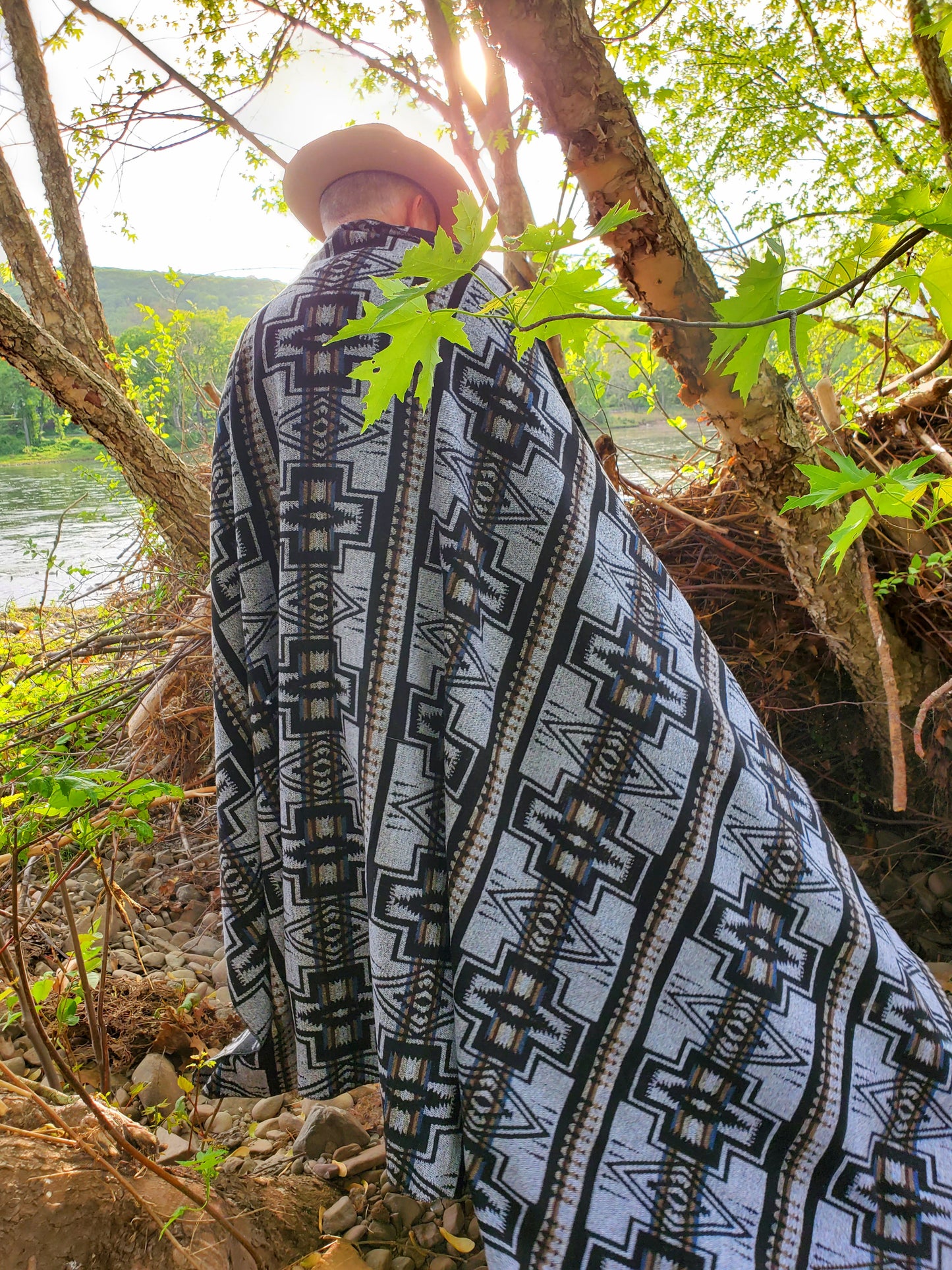 Catskill Camp Blanket in Black