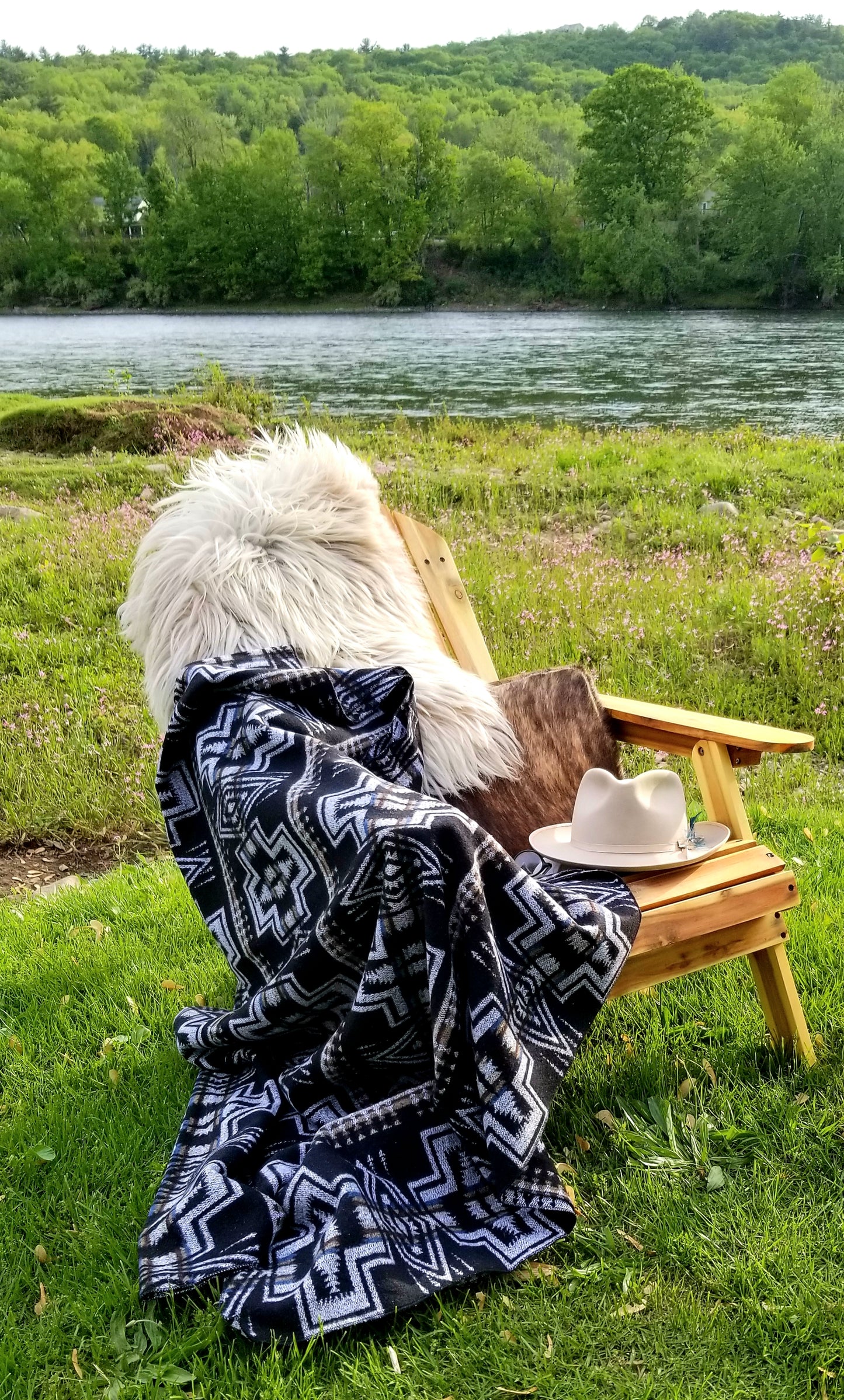 Catskill Camp Blanket in Black